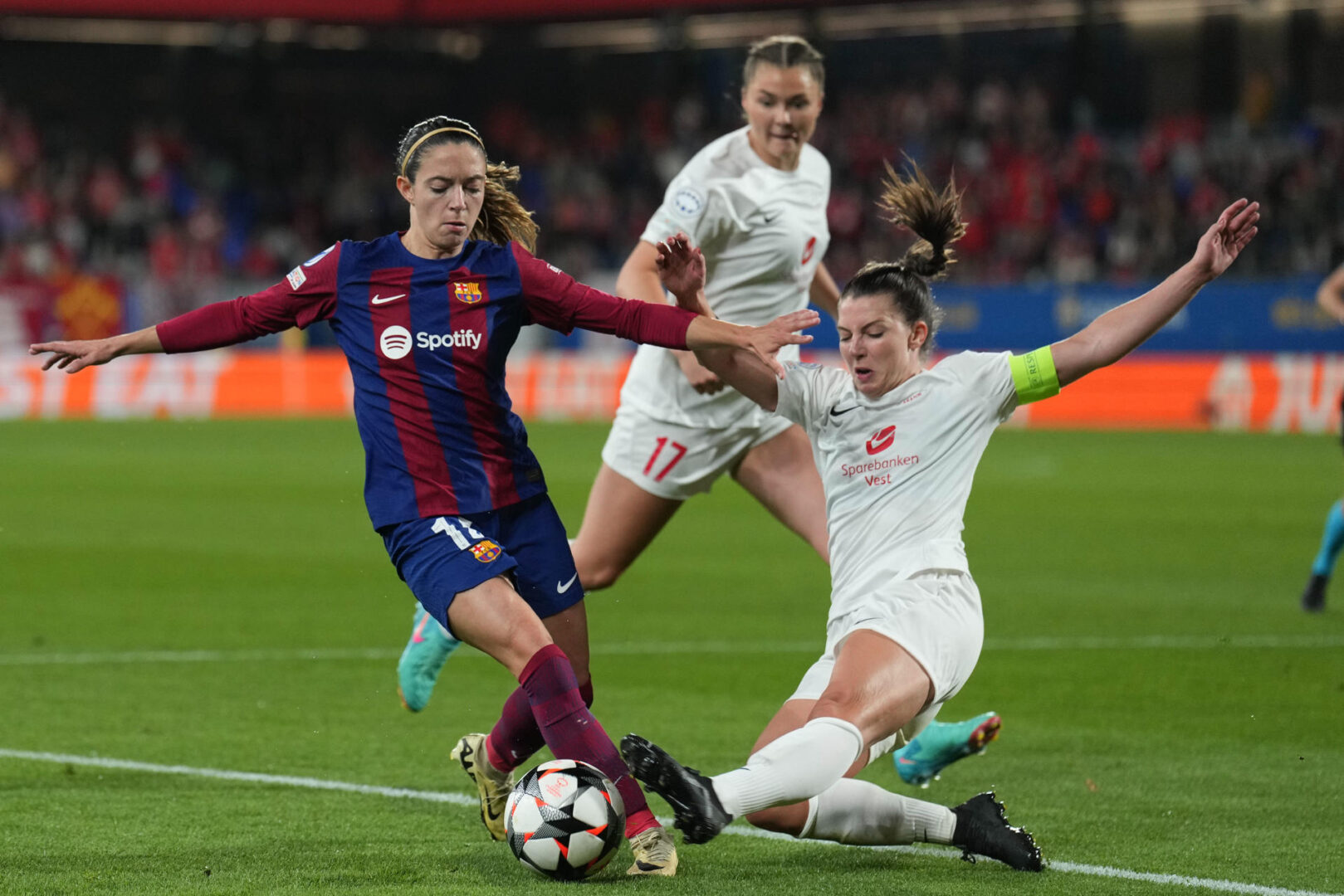 Aitana Bonmatí del Barcelona en el partido de los cuartos de final de la Liga de Campeones Femenina, entre el FC Barcelona y el SK Brann Kvinner.