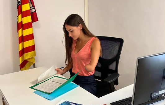 Sarai Gascón en una jornada de trabajo como concejala de deportes en el Ayuntamiento de Tarrasa