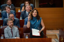 La presidenta de la Comunidad, Isabel Díaz Ayuso, interviene durante el pleno de la Asamblea de Madrid este jueves.