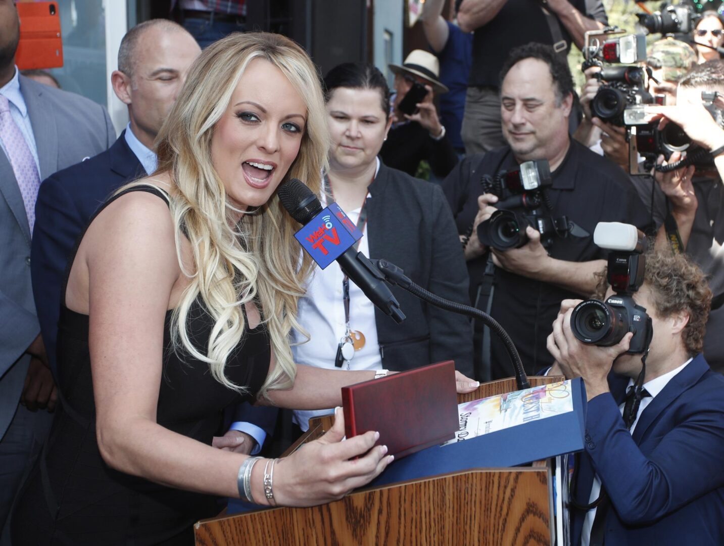 Stormy Daniels practicó 