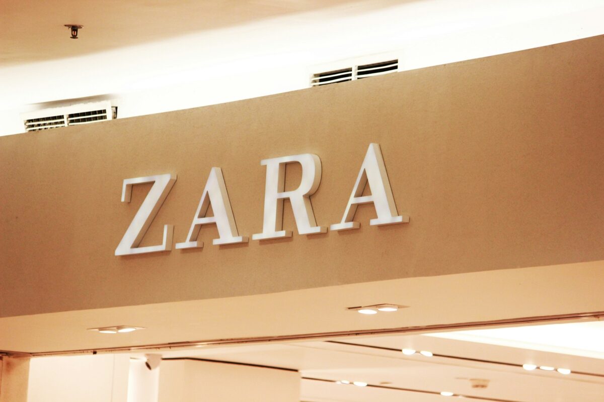 Zara - Sociedad