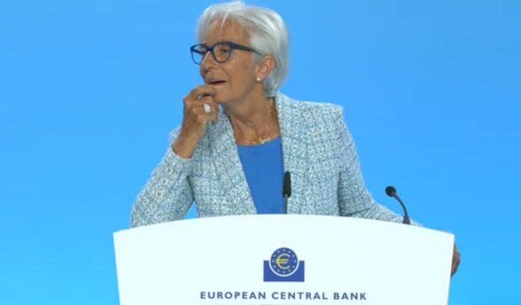 Christine Lagarde, presidenta del BCE, durante la rueda de prensa posterior al Consejo de Gobierno del mes de junio.
