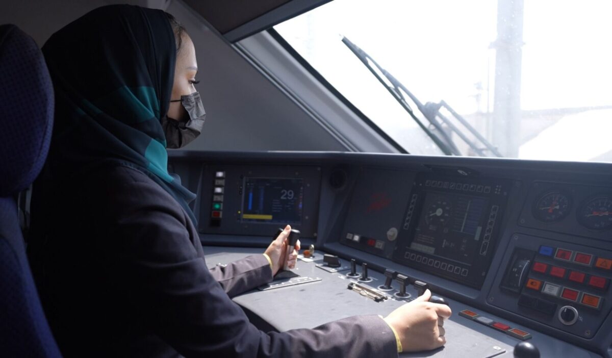En la imagen, maquinista de alta velocidad saudí en la fase de formación de la primera convocatoria de 2022.