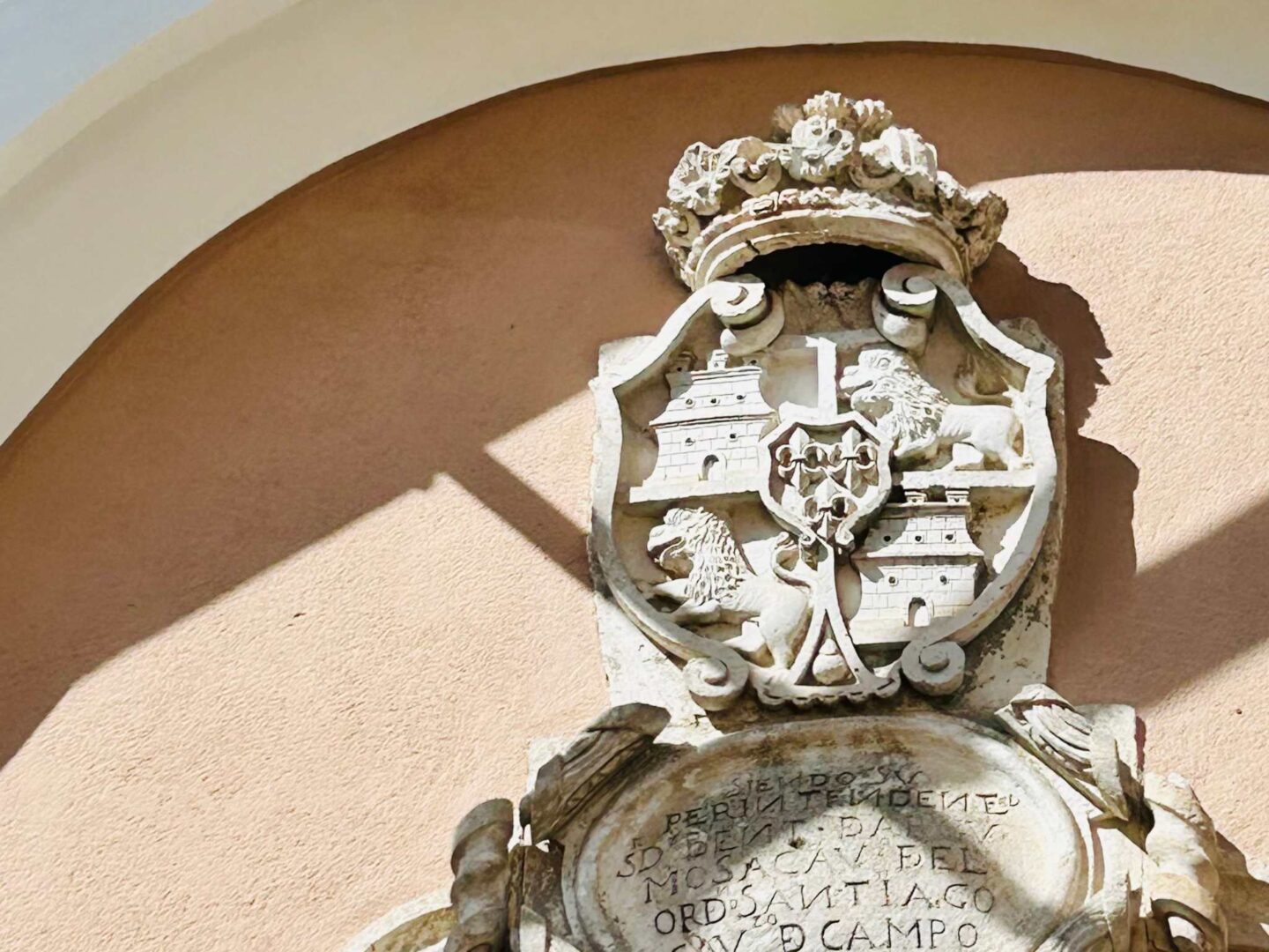 Escudo del Reino de Castilla, antigua Real Fábrica de Paños 