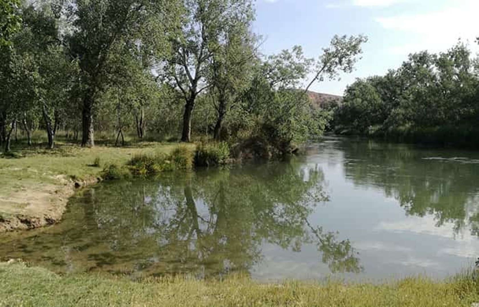 Ni Las Berceas ni el pantano de San Juan: la piscina natural cerca de Madrid en la que bañarte este verano