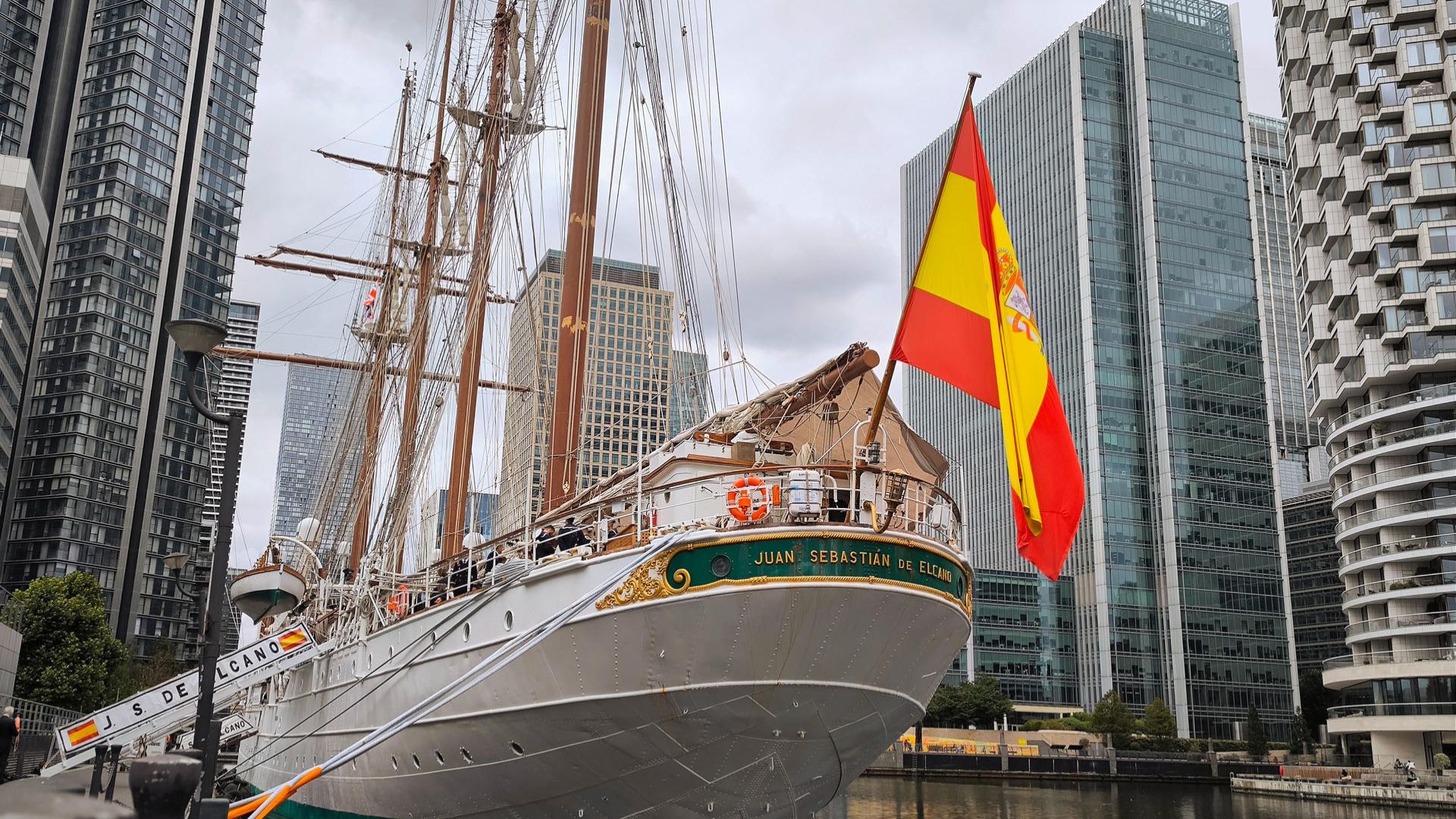 El buque Juan Sebastián Elcano atraca en Londres 