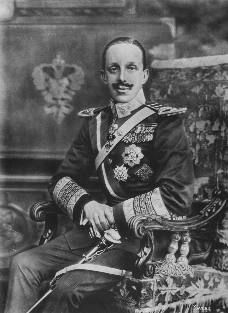 Alfonso XIII de España - Casa Real