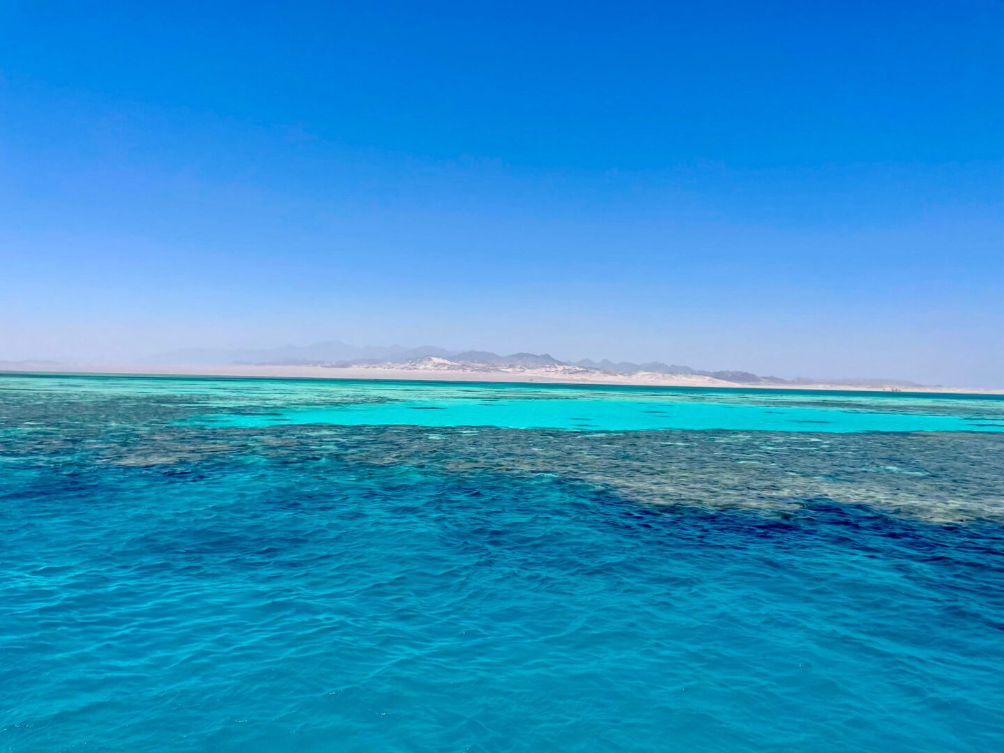 Escapada en barco a Isla Blanca, que forma parte del parque nacional Ras Mohammed