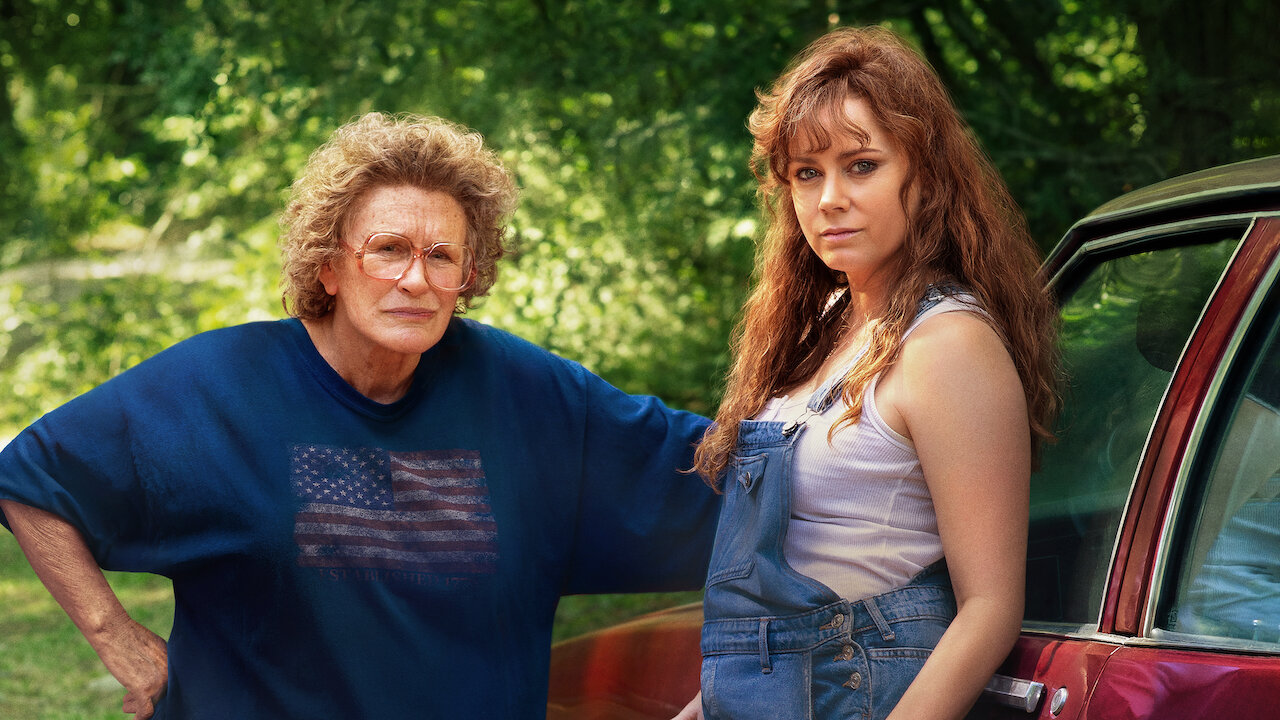 'Hillbilly: una elegía rural', protagonizada por Amy Adams y Glenn Close (disponible en Netflix)