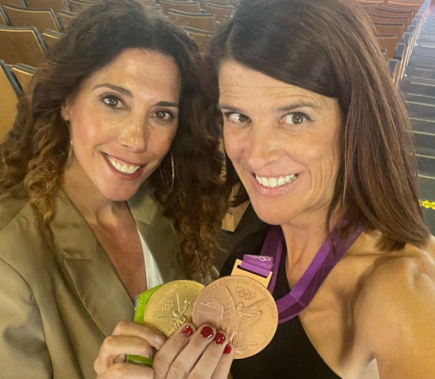 Carlota Castrejana con su gran amiga, la campeona olímpica Ruth Beitia