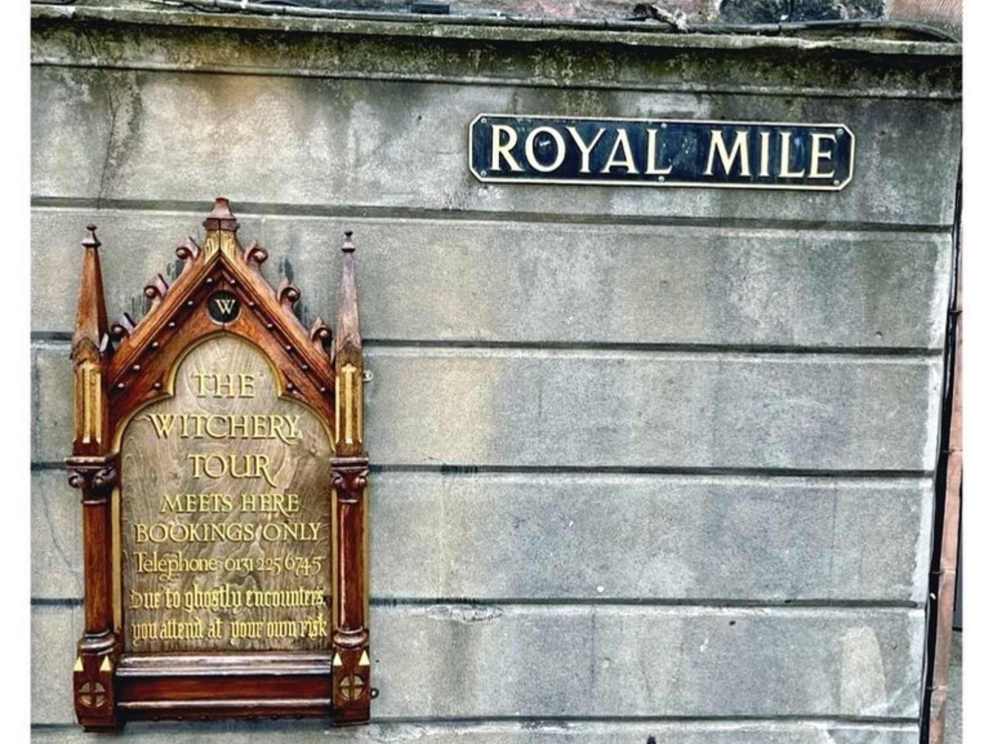 Entrada a The Witchery, en la Royal Mile