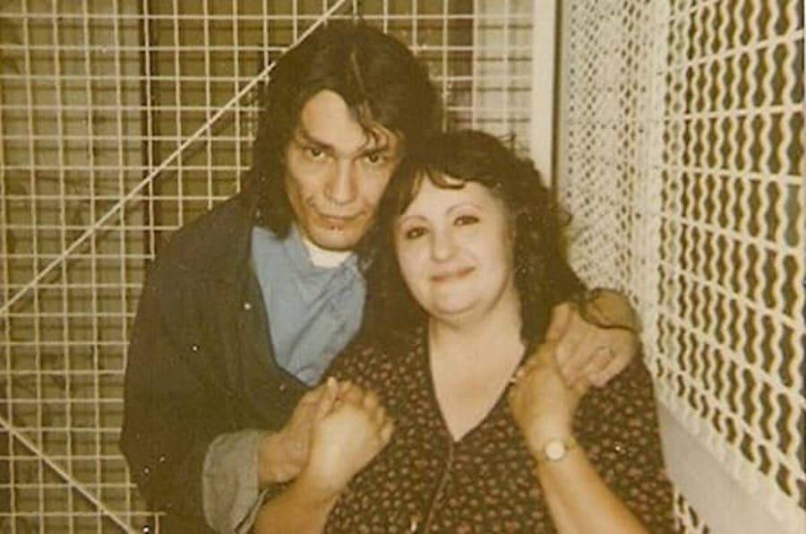 Doreen Lioy junto a su esposo, el asesino en serie Richard Ramirez