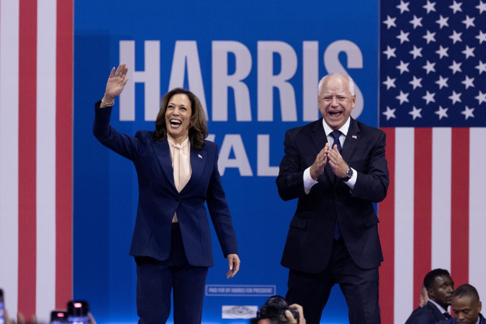 Tim Waltz y Kamala Harris