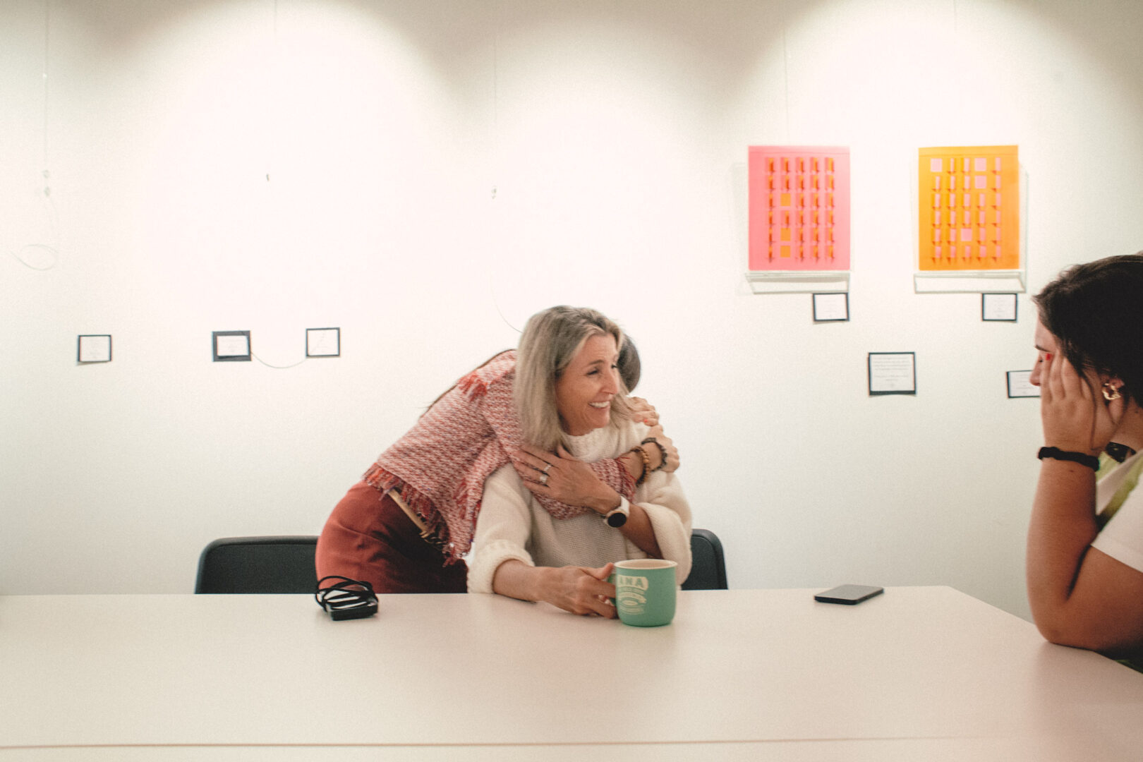 Isabel Sánchez Conde, Ana María González y la periodista María Serrano