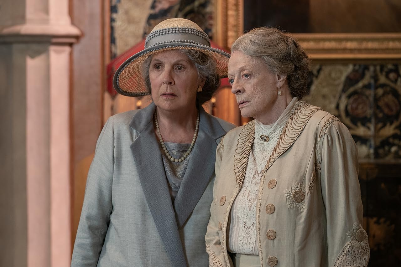 Maggie Smith y Penelope Wilton en 'Downton Abbey: Una nueva era' (2022)