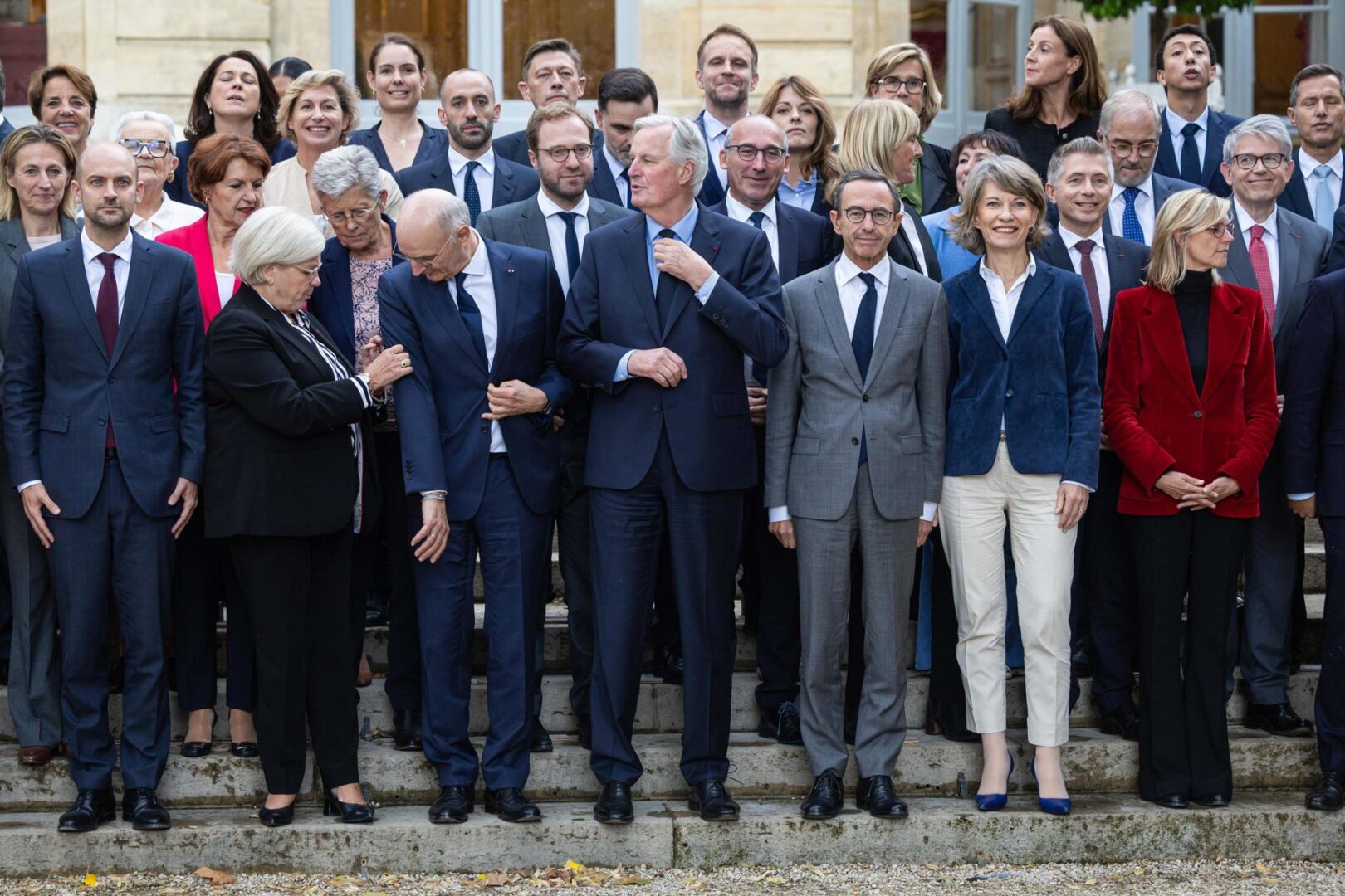 Moción de censura en Francia: ¿es el gobierno más corto de la historia francesa?