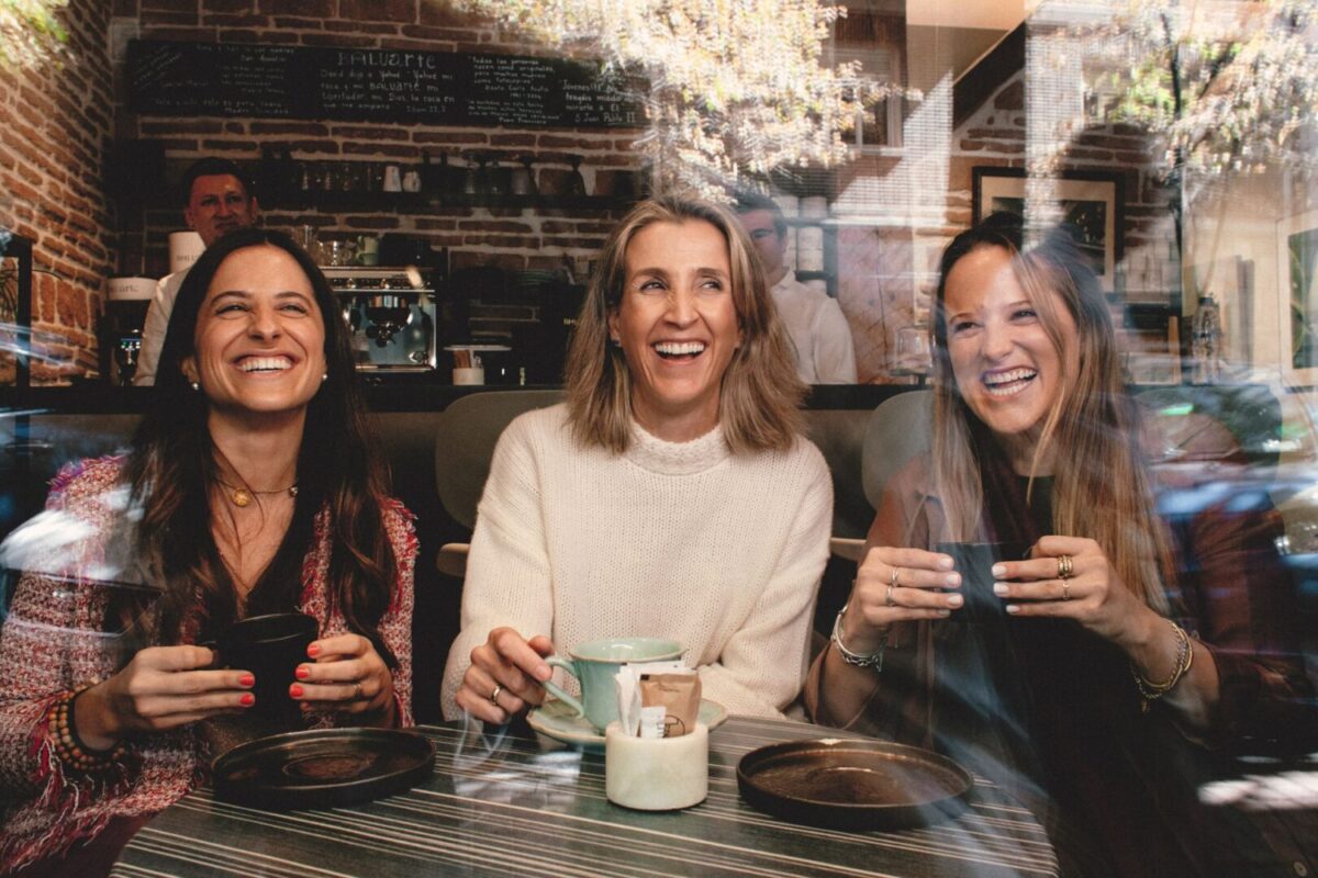 Isabel Sánchez Conde, Ana González y María Sánchez Conde, de Baluarte, en Madrid