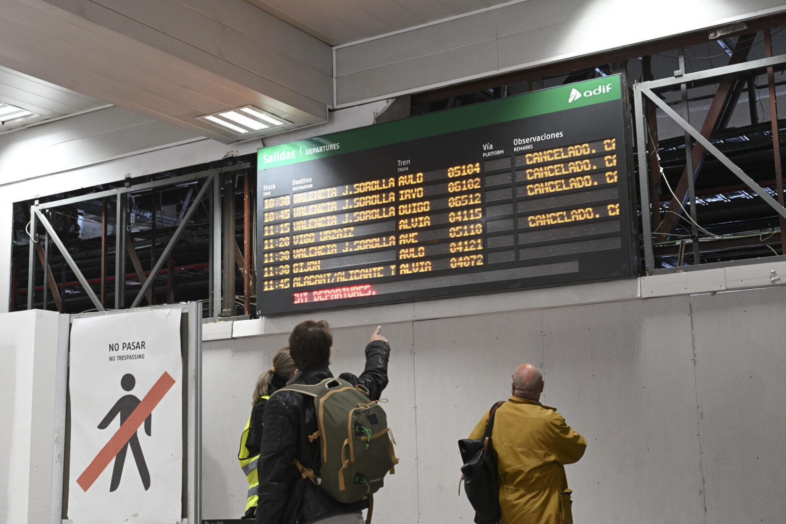 Las graves consecuencias de la DANA: sin trenes en Valencia hasta dentro de 15 días