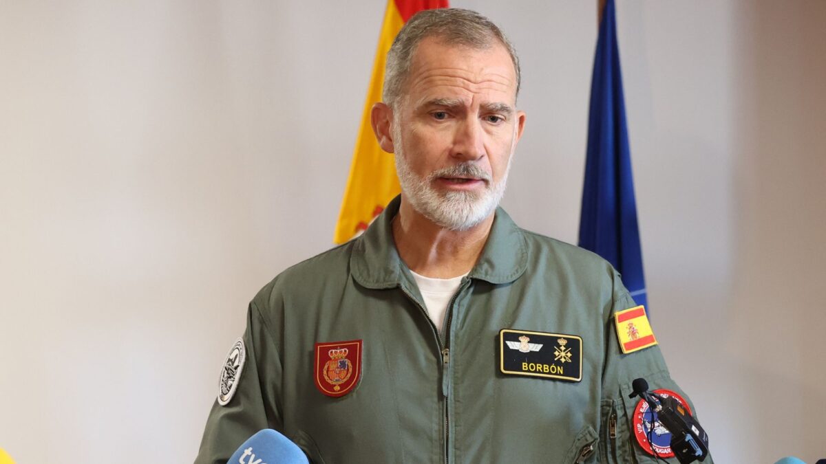 Felipe VI se dirige a los españoles desde la base de Gando