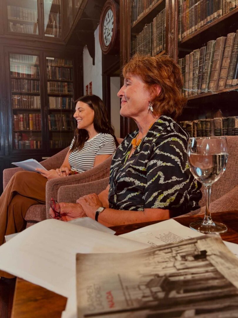 Marta Cerezales Laforet, hija de Carmen Laforet y Marta Sanz, vicepresidenta del Ateneo durante la charla de la Ciudad de las Damas