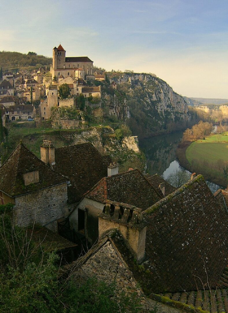 Los pueblos medievales más impresionantes de Europa que parecen congelados en el tiempo