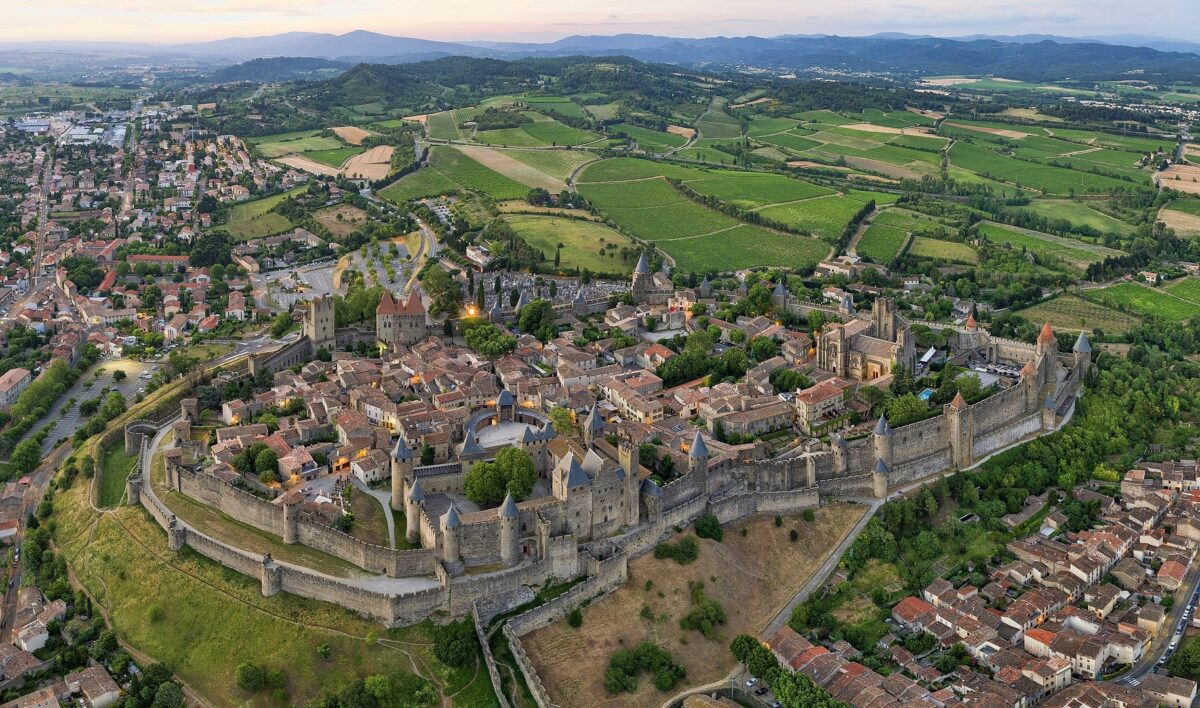 Carcassonne (Francia) - Sociedad