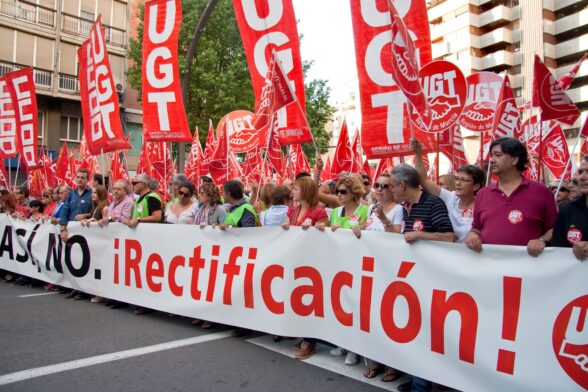 Derecho a la huelga en España - Sociedad