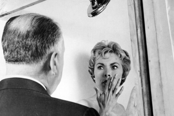 Alfred Hitchcock dirigiendo a Janet Leigh en 'Psicosis'