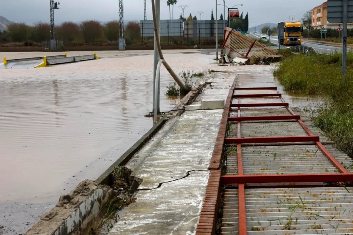 Renfe Valencia afectada por la DANA - Sociedad