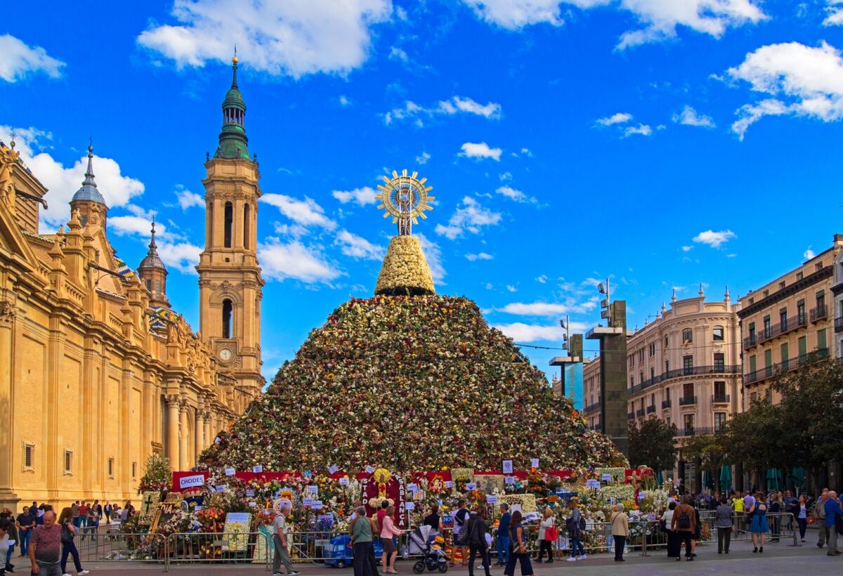 Virgen del Pilar en Zaragoza - Sociedad