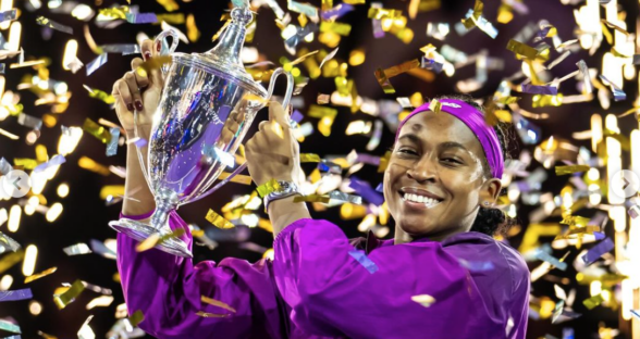 Coco Gauff levanta el trofeo de las WTA Finals 2024 en Riad