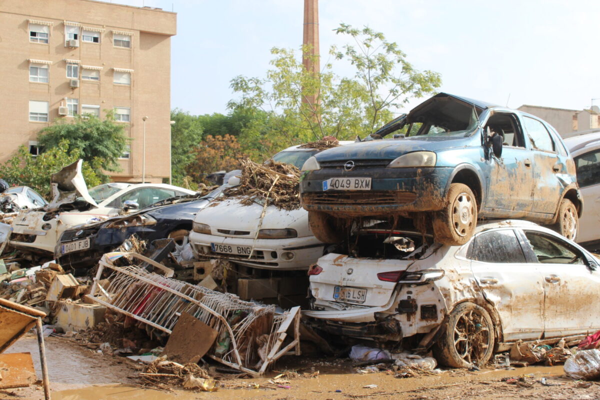 Parking al aire libre en Paiporta que hoy es un "cementerio de coches"