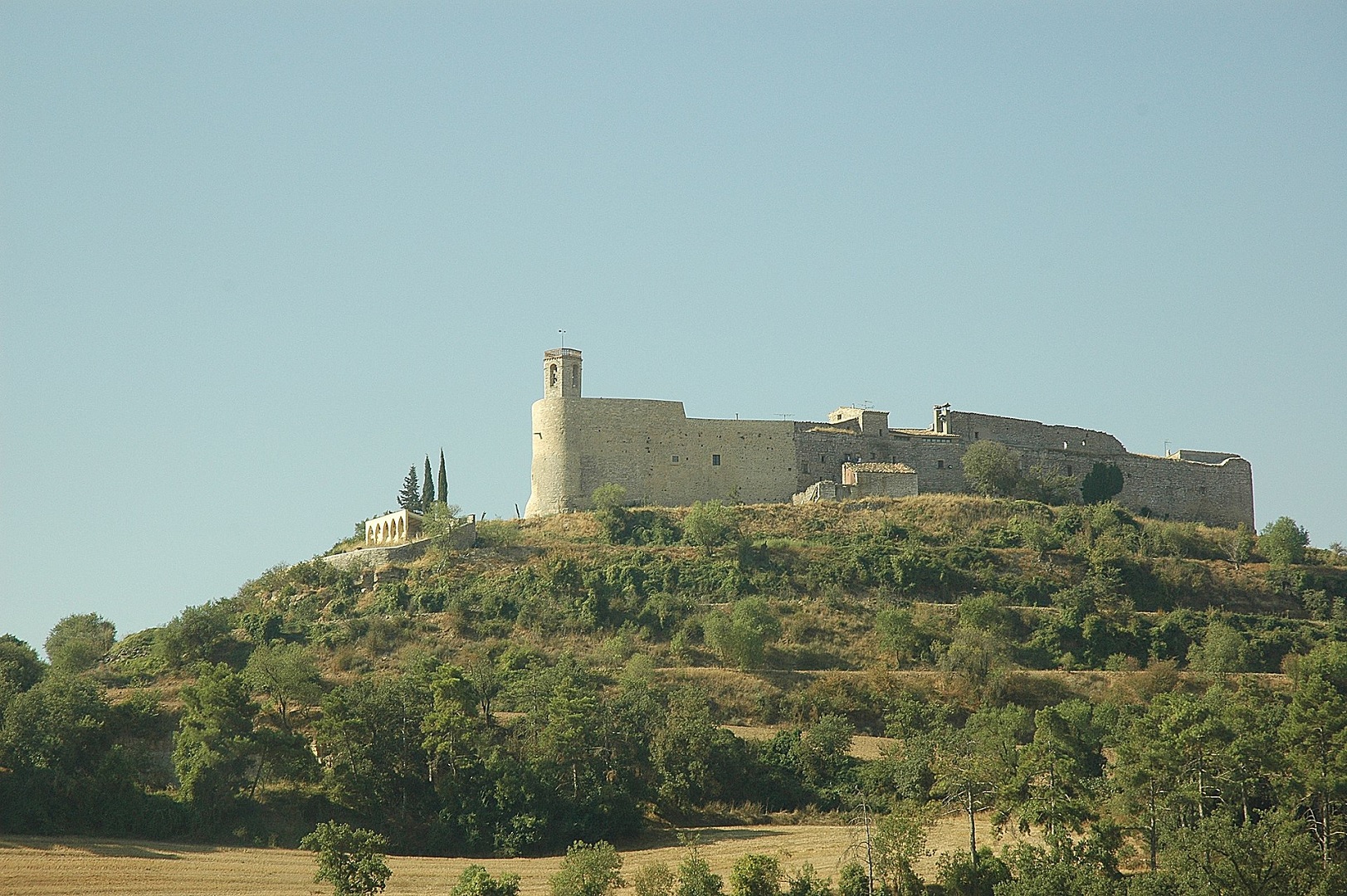 El desconocido pueblo que debes visitar en Cataluña: una joya medieval para desconectar