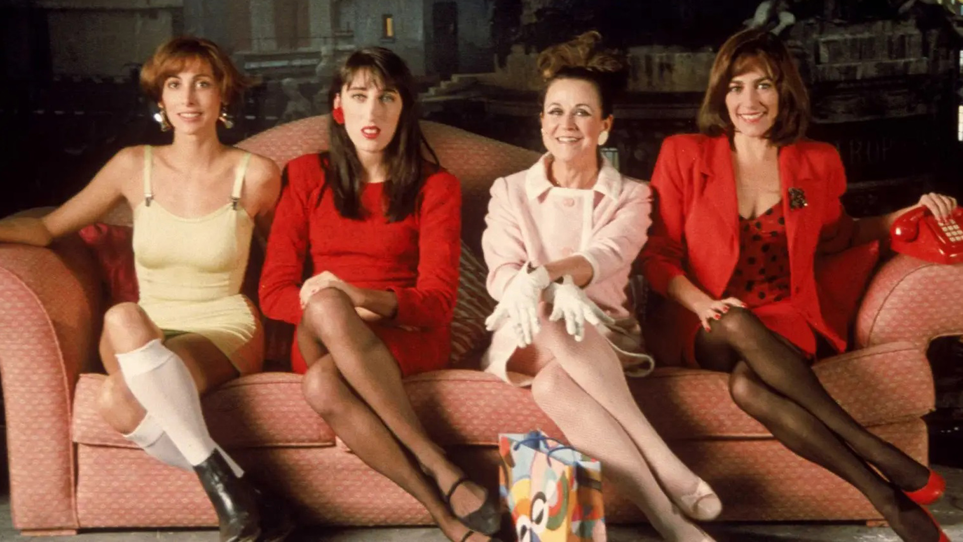 Mujeres al borde de un ataque de nervios, una de las mejores películas de Pedro Almodóvar