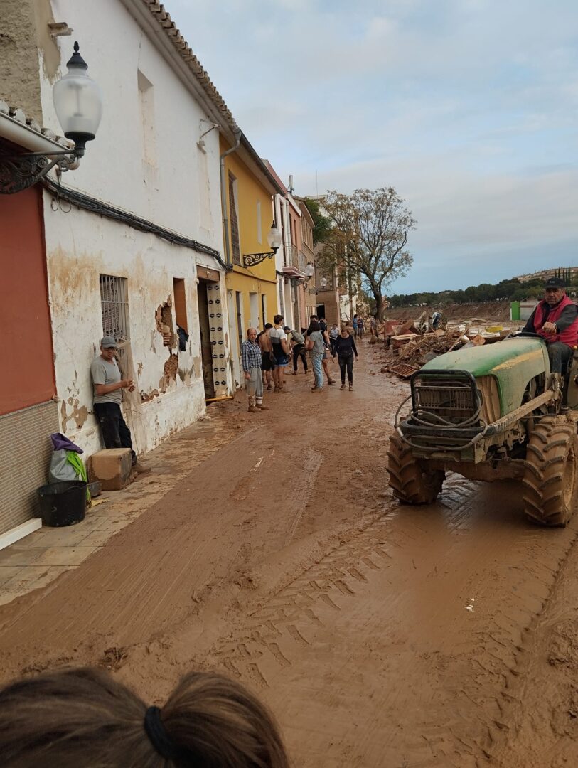 Equipo de voluntarios en Picaña, Valencia