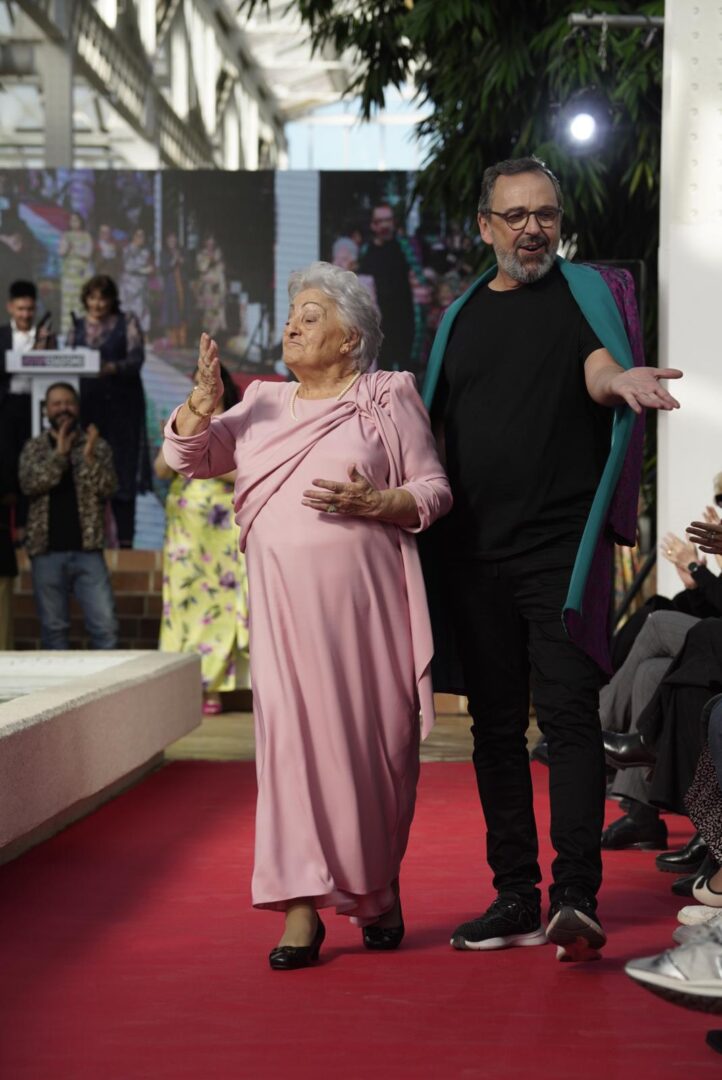 La modelo Carmen durante el desfile 'Grandes' de la campaña #StopEdadismo