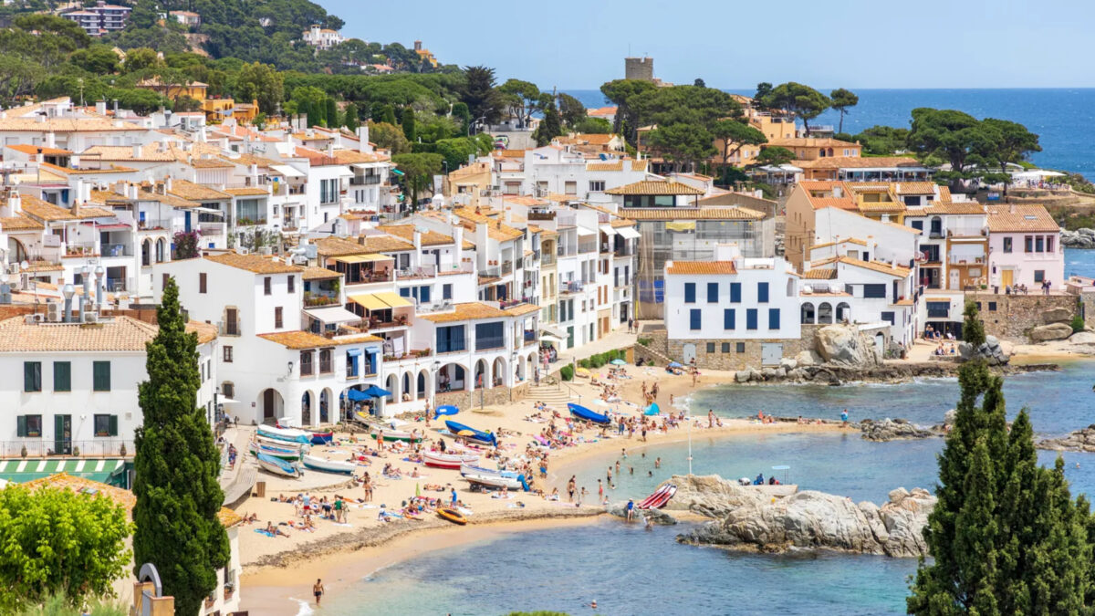 Calella de Palafrugell (Girona) - Sociedad