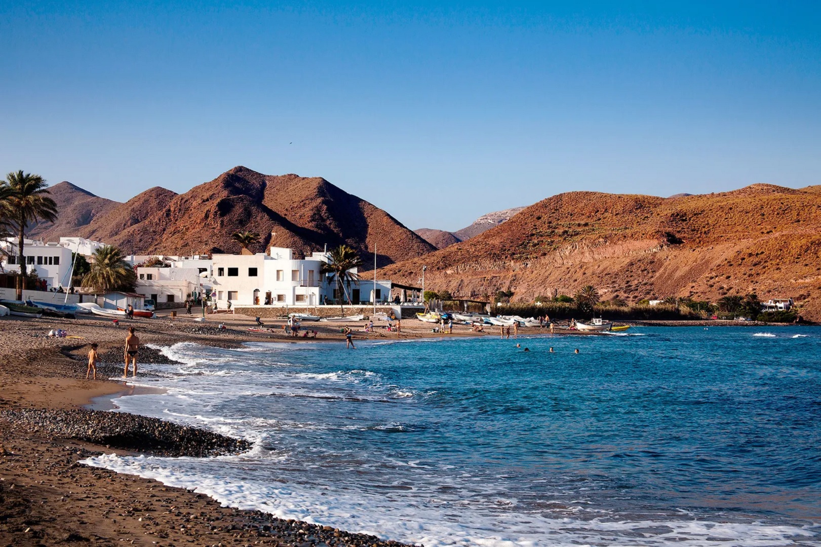 Los pueblos costeros menos visitados de España con playas paradisíacas