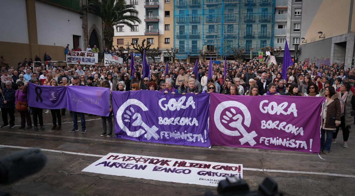 Concentración en Pasaia contra el crimen machista de una vecina