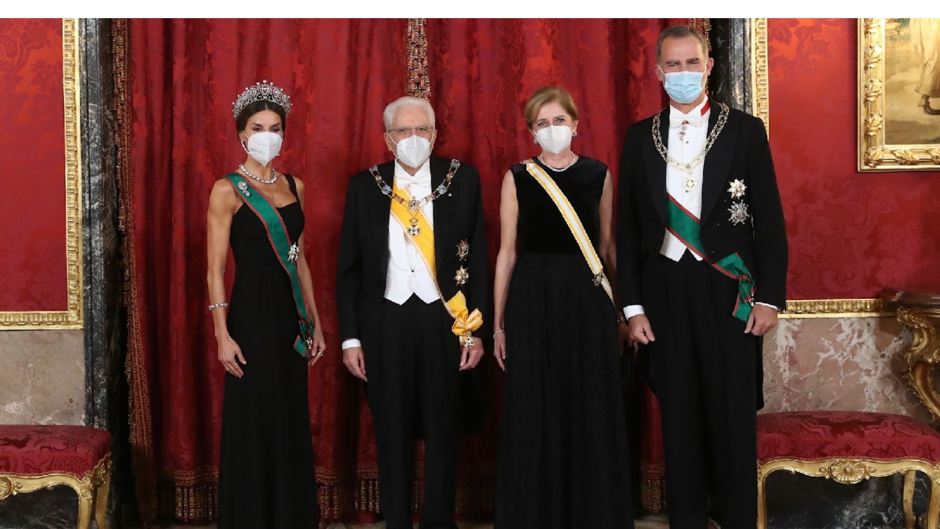 Los Reyes reciben al presidente italiano, Sergio Mattarella, y a su hija Laura en el Palacio Real