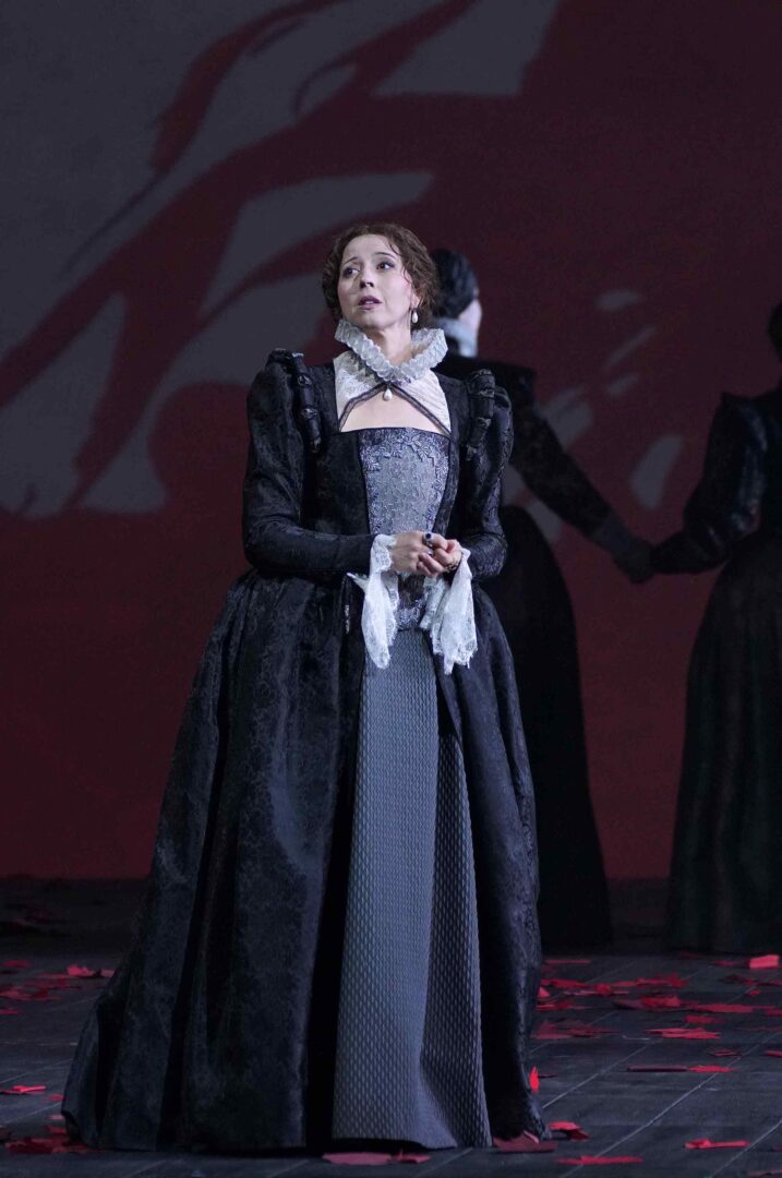 Lisette Oropesa interpreta a María Stuardo, la reina católica legítima 