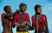 Mujeres de la tribu Dinka - Internacional