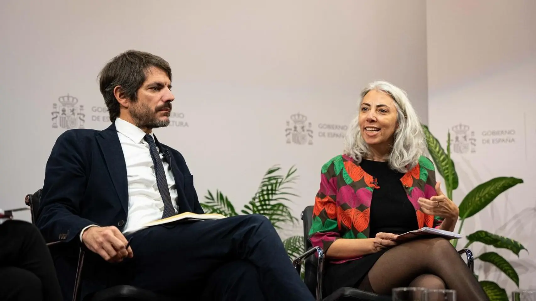 El ministro de Cultura, Ernest Urtasun, y la directora general de Derechos Culturales, Jazmín Beirak, este miércoles en la presentación del Plan de Igualdad en la Cultura 2024-2026