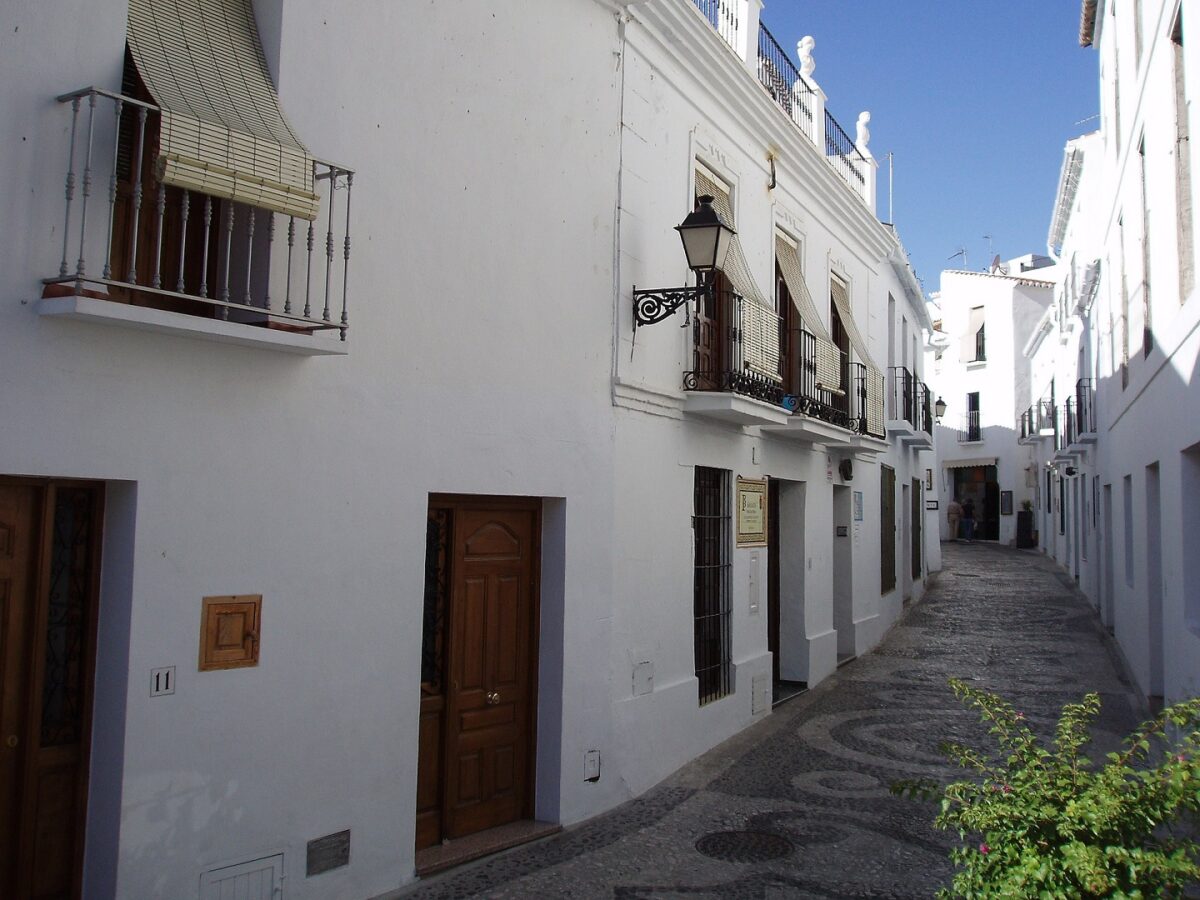 Frigiliana - Sociedad