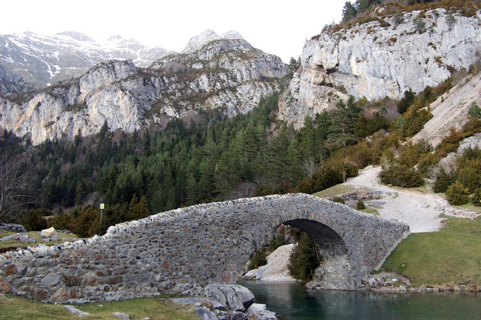 El valle del Pirineo al que nadie va y es un paraíso para los senderistas