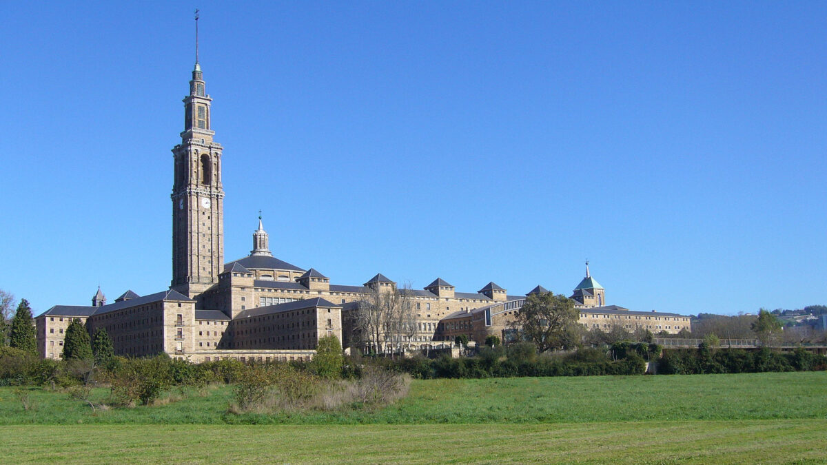 Universidad Laboral de Gijón - Sociedad