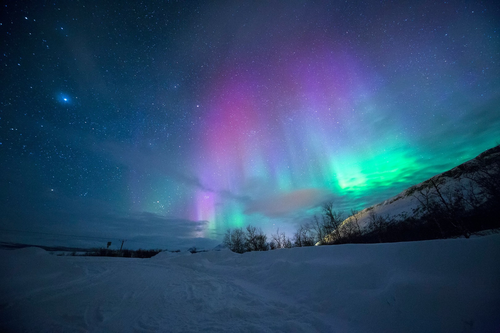 ¿Dónde ver auroras boreales en 2025 en España sin problemas ni aglomeraciones?