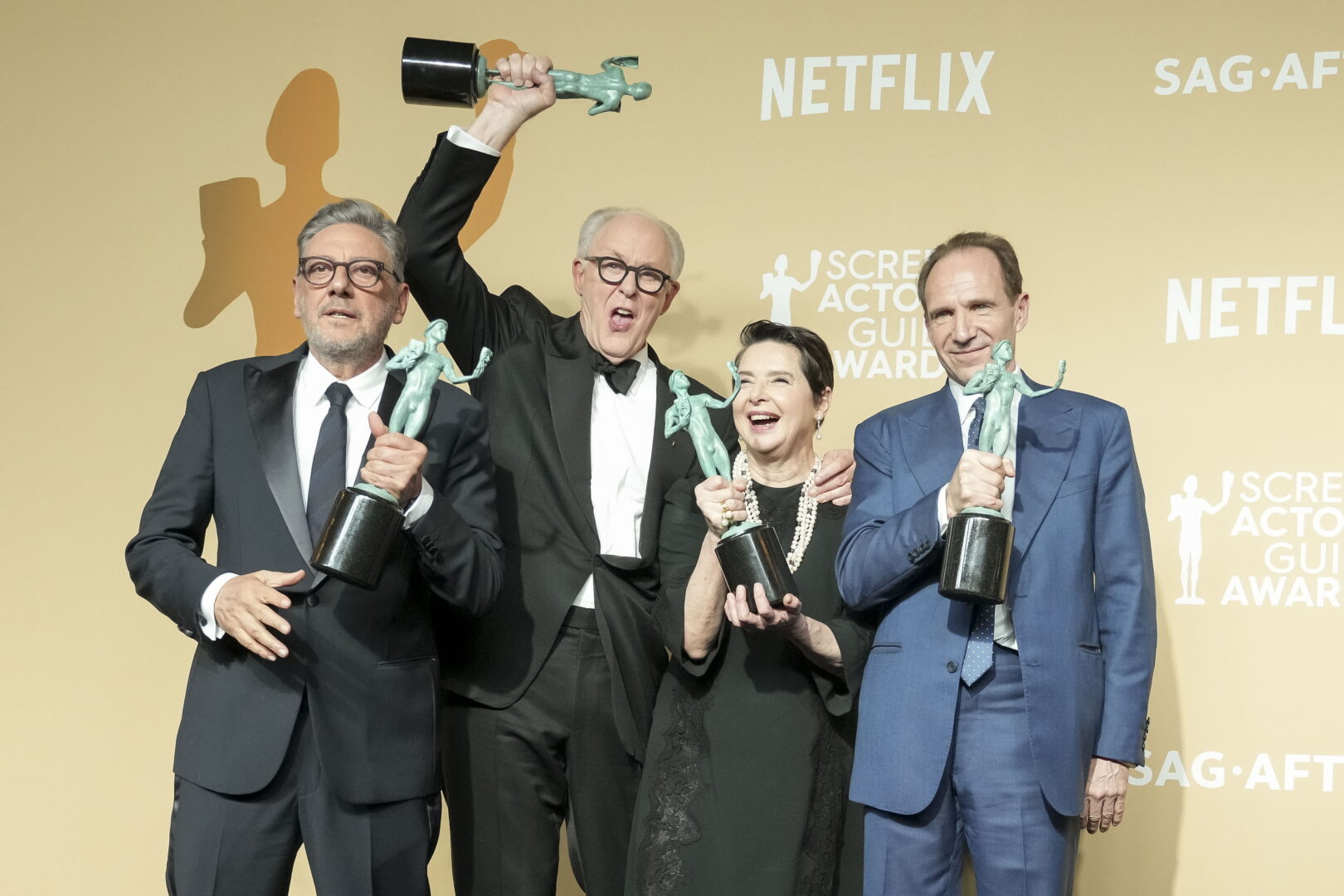 El equipo de la película 'Cónclave', ganadora por Mejor Reparto y Mejor Actor para Ralph Fiennes en los SAG Awards