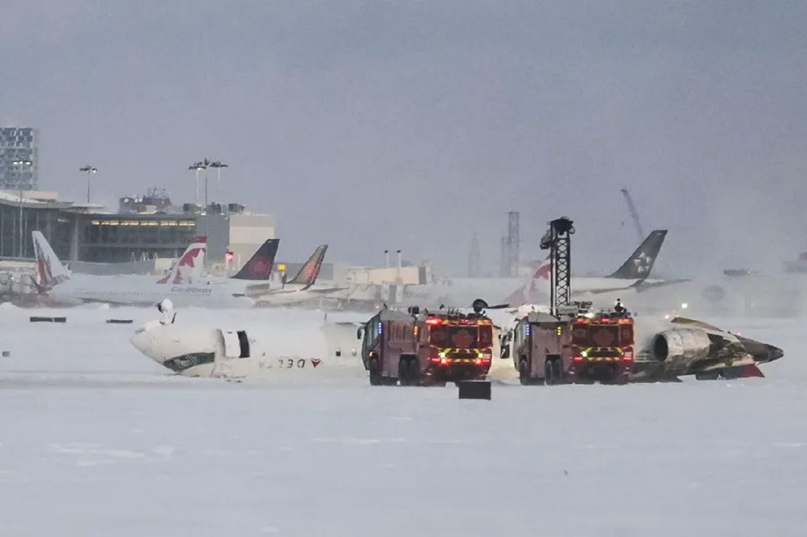 Pánico en Toronto accidente de avión Delta Airlines deja tres heridos