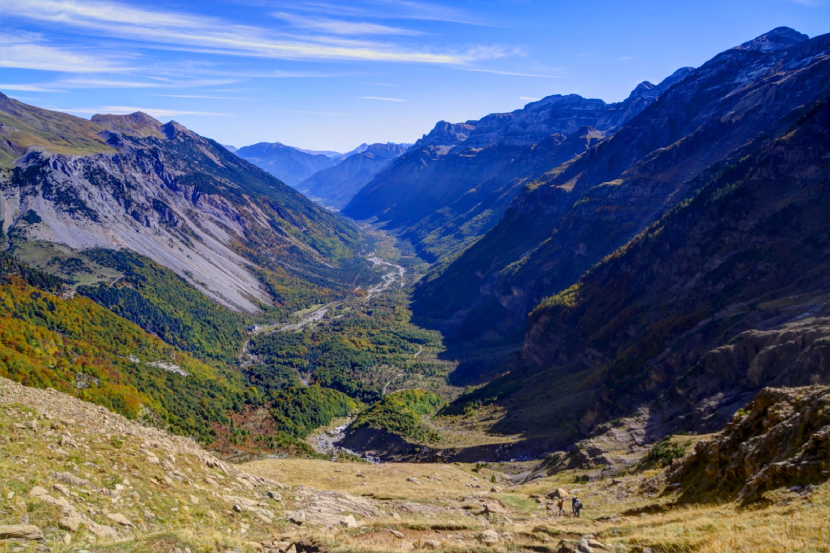 El pueblo del Pirineo que está en el fin del mundo y tiene uno de los carnavales más raros de España